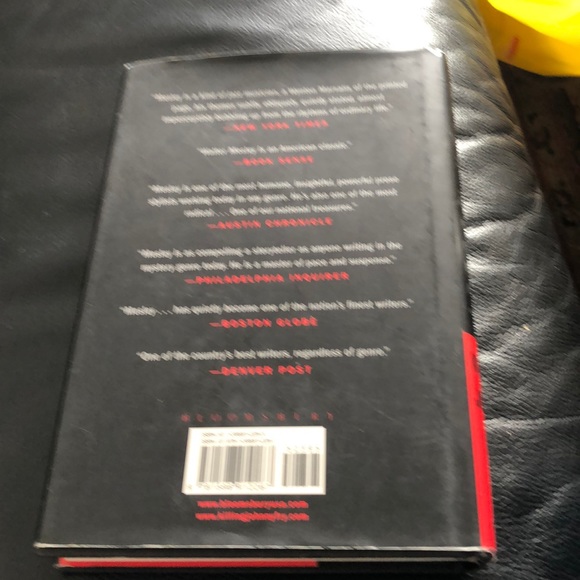 Novel book - Picture 2 of 2